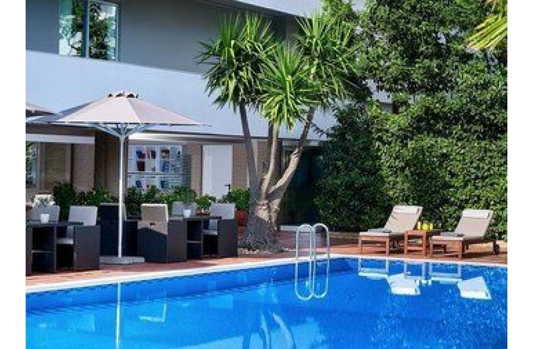 Готель Blazer Suites, 4★
