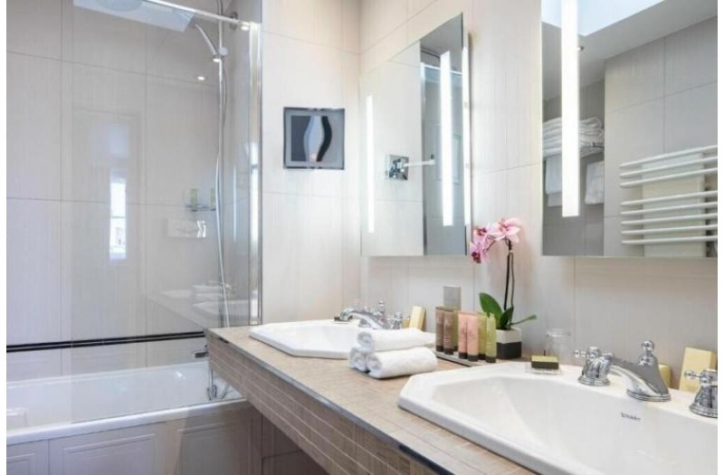 Готель Bradford Elysees, 4★ Готель Bradford Elysees, 4★