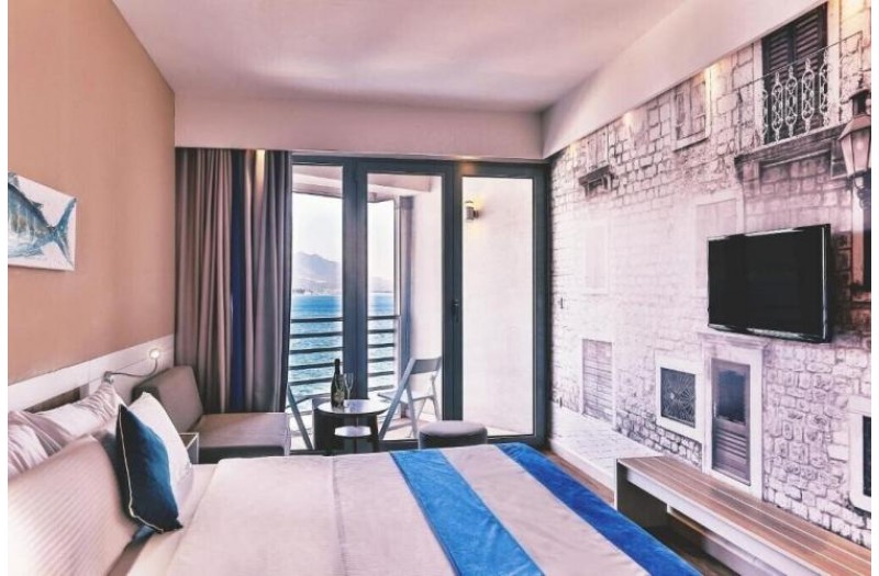 Готель Carine Hotel Delfin, 4★