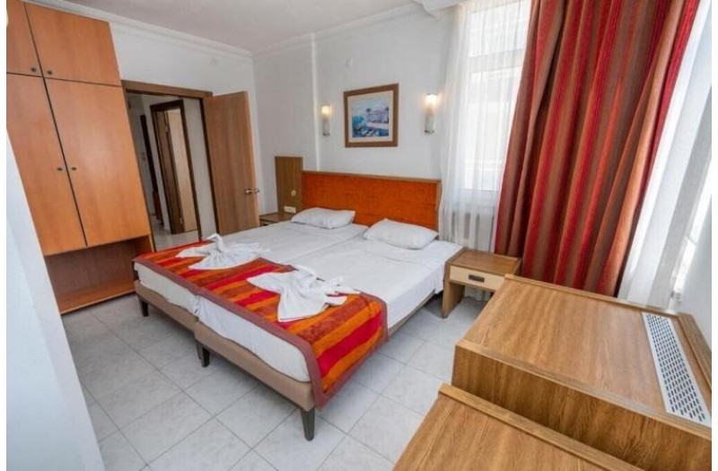 Готель Carmen Suite Hotel, 4★