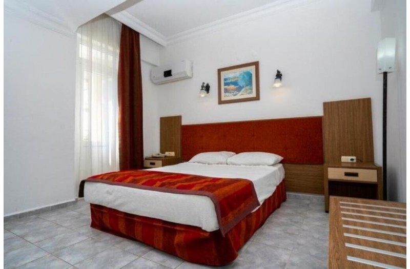 Готель Carmen Suite Hotel, 4★