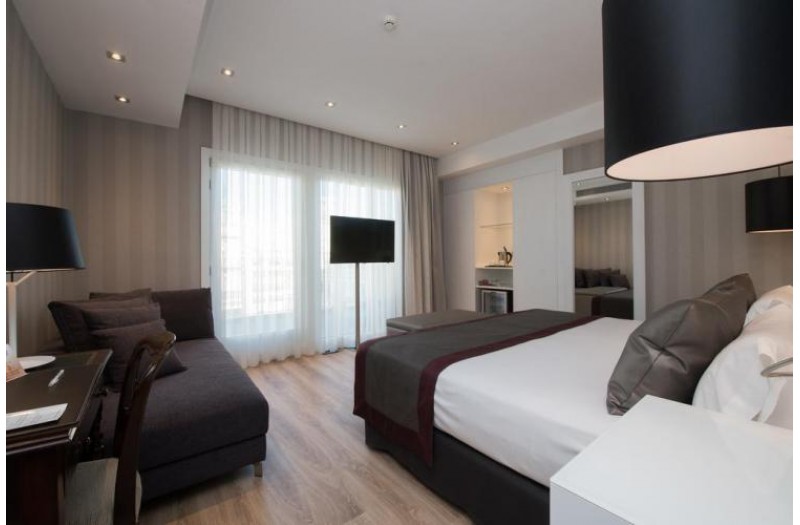 Готель Catalonia Plaza Catalunya, 4★ Готель Catalonia Plaza Catalunya, 4★