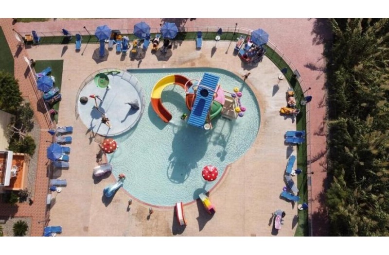 Готель Chrispy World Hotel & Bungalows, 4★