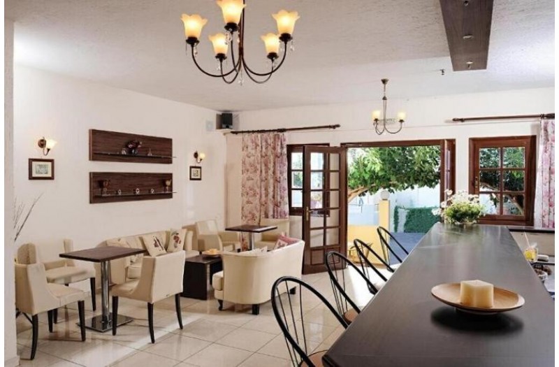Готель Cleopatra Apartments, 2★