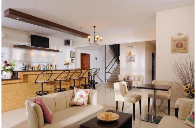Готель Cleopatra Apartments, 2★