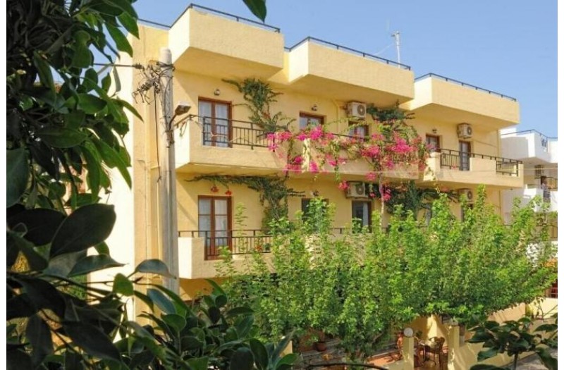 Готель Cleopatra Apartments, 2★