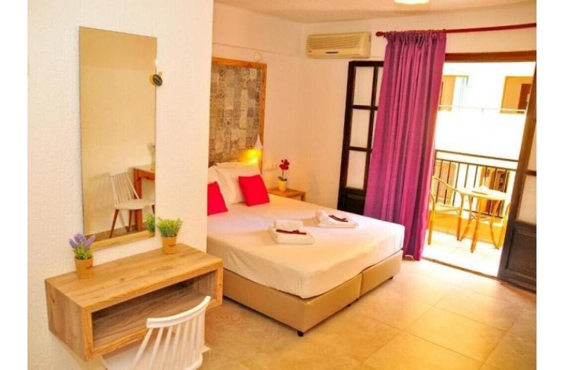 Готель Cleopatra Apartments, 2★