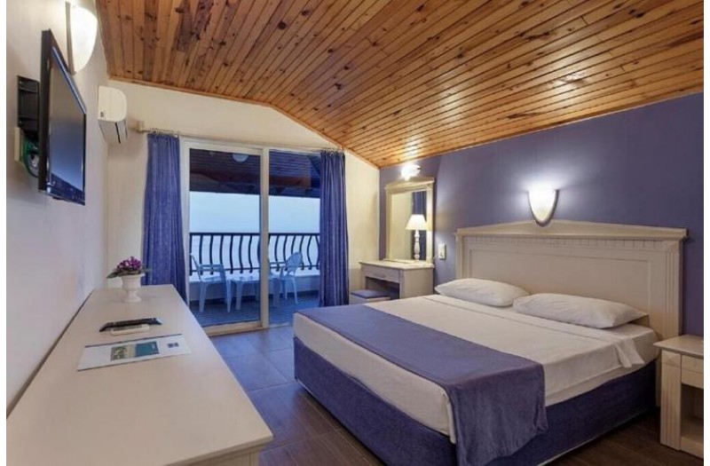 Готель Club Hotel Turtas, 4★