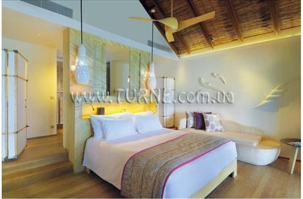 Готель Constance Moofushi Resort, 5★