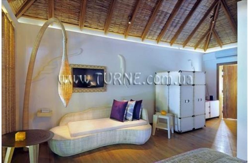 Готель Constance Moofushi Resort, 5★