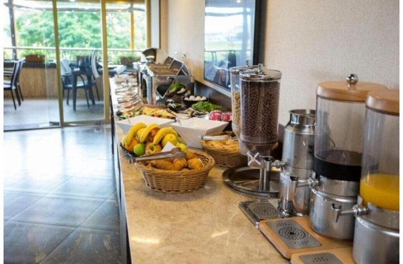 Готель Corner Inn Hotel, 4★ Готель Corner Inn Hotel, 4★