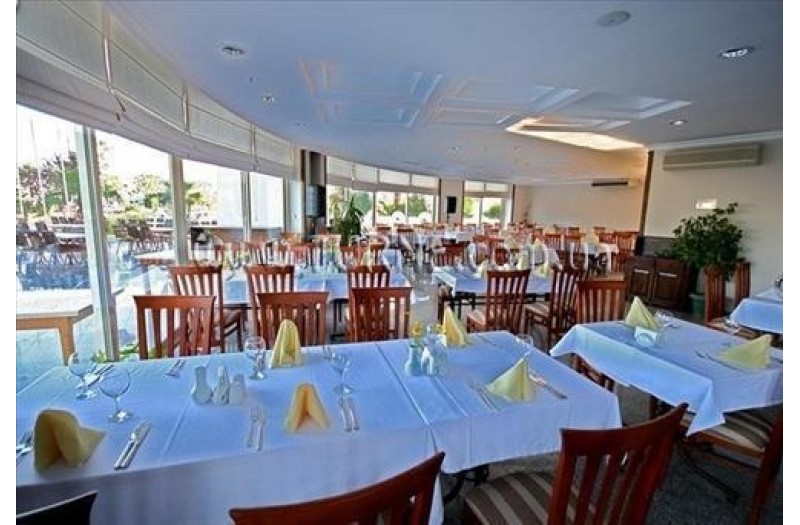 Готель Corner Park Hotel, 3★