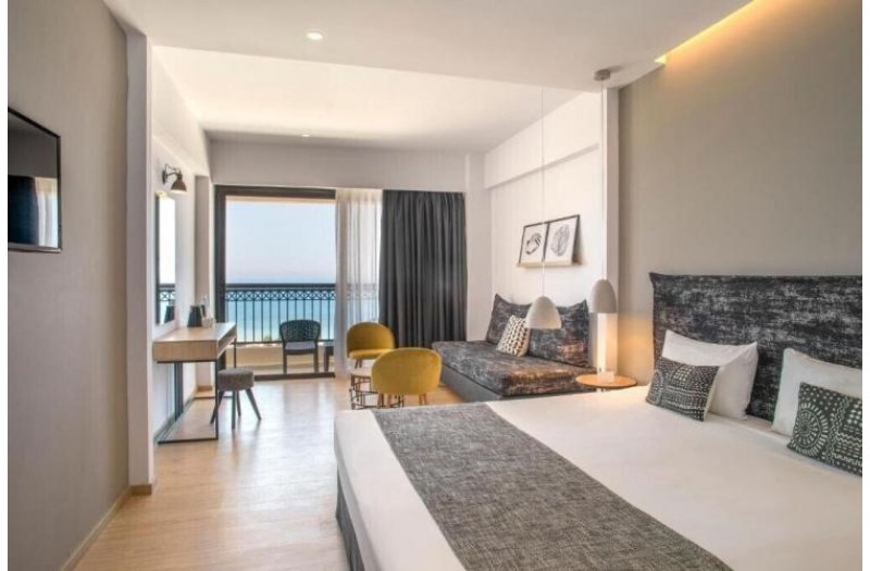 Готель Cosmopolitan Zeus Hotel, 4★ Готель Cosmopolitan Zeus Hotel, 4★
