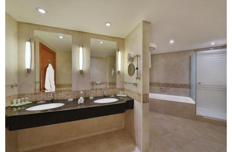 Готель Courtyard Green Community By Marriott, 4★