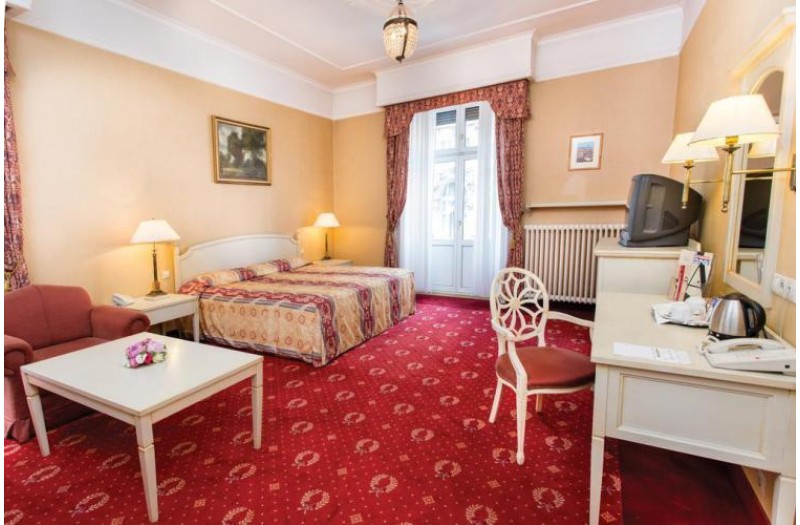 Готель Danubius Astoria Hotel, 4★