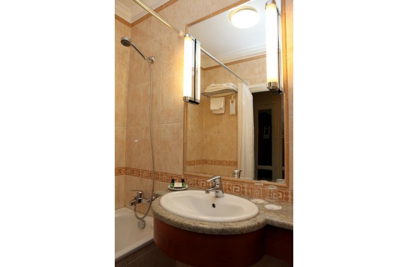 Готель Danubius Astoria Hotel, 4★