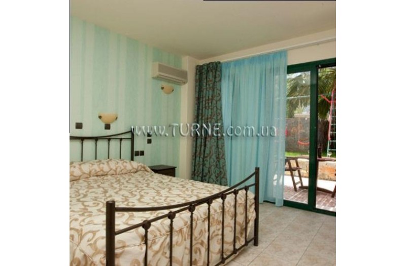 Готель Dias Hotel & Apts, 3★ Готель Dias Hotel & Apts, 3★