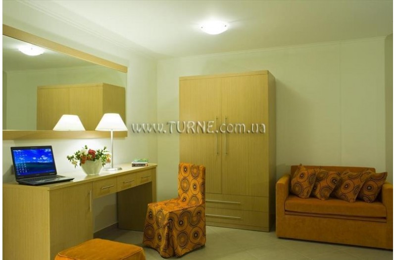 Готель Eleni Beach Hotel, 3★