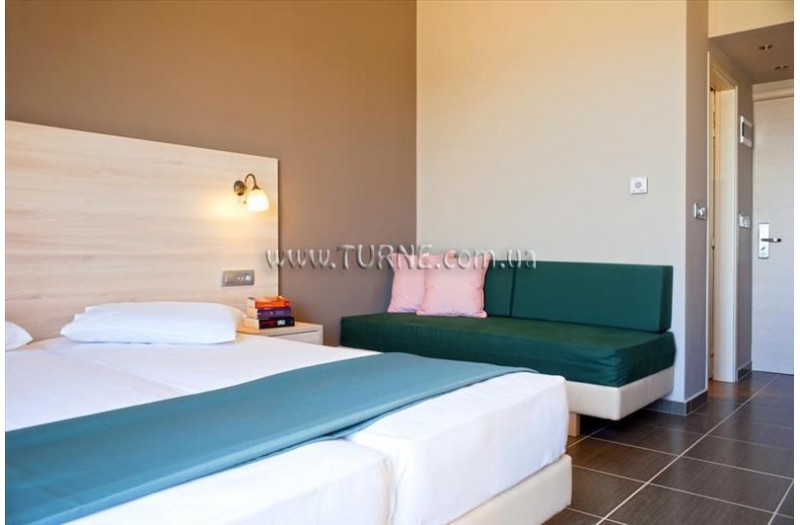 Готель Eleni Beach Hotel, 3★