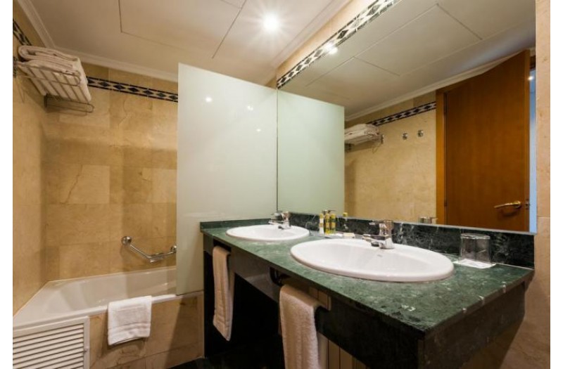 Готель Eurostar Cristal Palace, 4★ Готель Eurostar Cristal Palace, 4★