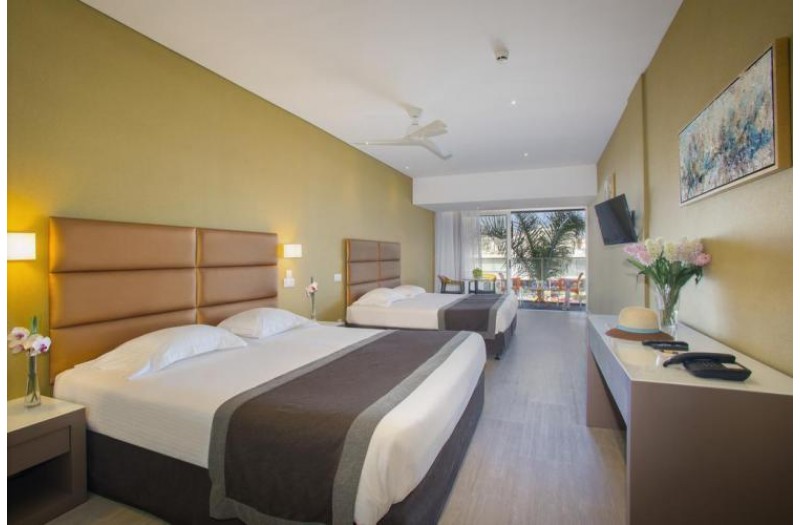 Готель Faros Hotel, 4★