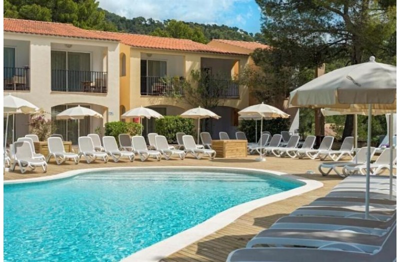 Готель Fergus Club Europa, 4★