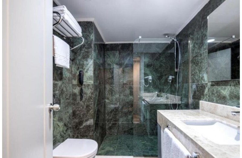 Готель Four Points Express By Sheraton Antalya Lara, 4★ Готель Four Points Express By Sheraton Antalya Lara, 4★