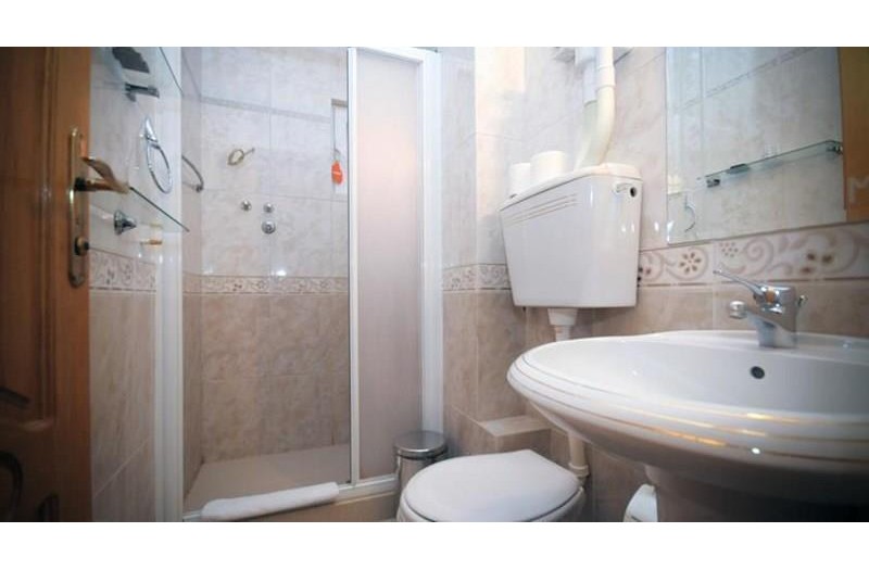 Готель Garni Hotel Mb, 3★ Готель Garni Hotel Mb, 3★