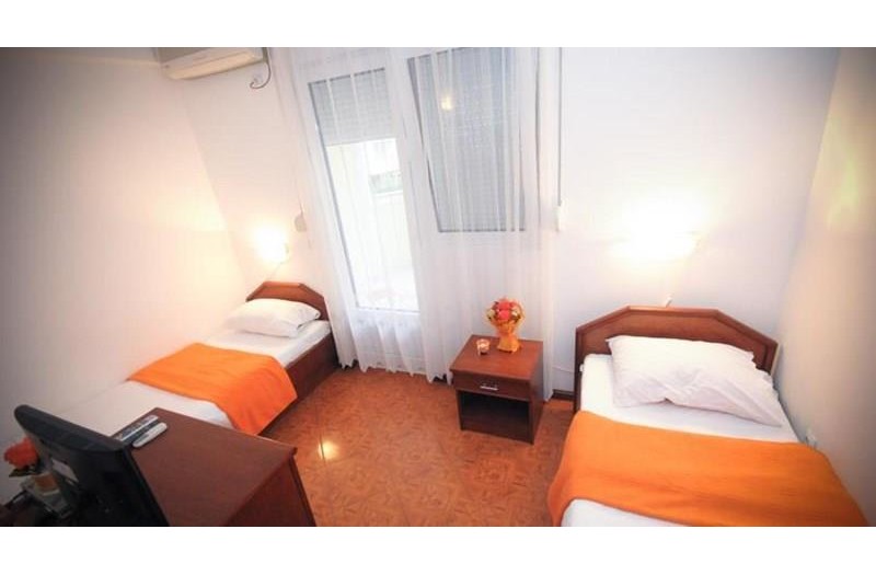 Готель Garni Hotel Mb, 3★ Готель Garni Hotel Mb, 3★