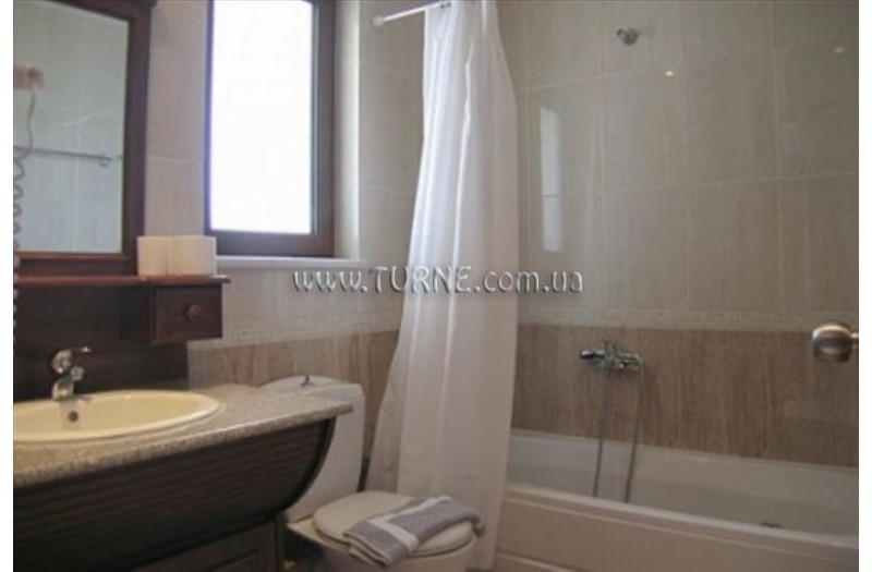 Готель Geraniotis Beach Hotel, 4★