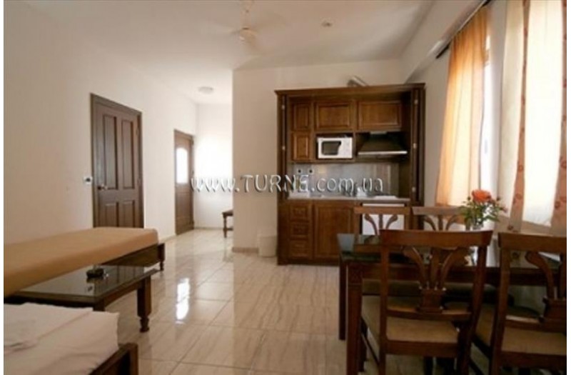 Готель Geraniotis Beach Hotel, 4★