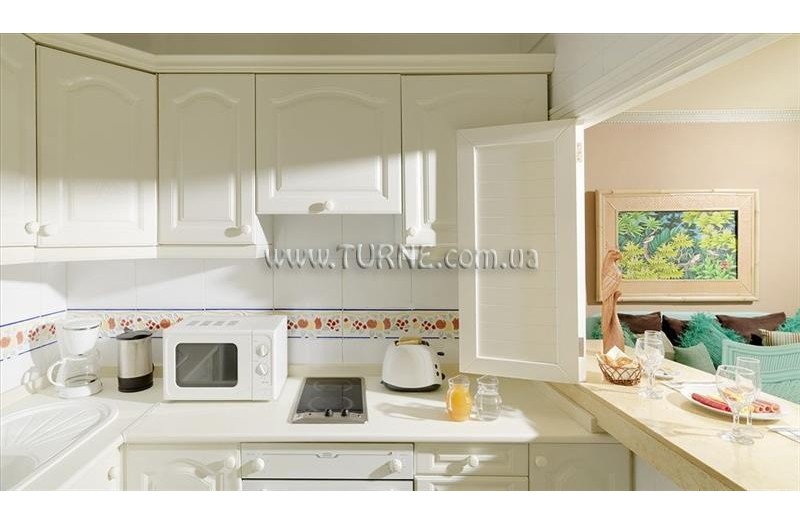 Готель Green Garden Resort & Suites, 4★