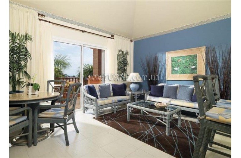 Готель Green Garden Resort & Suites, 4★