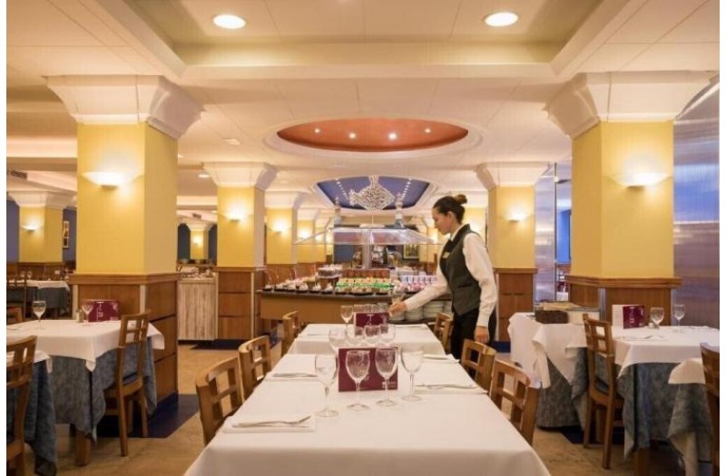 Готель H.Top Pineda Palace Maresme, 4★