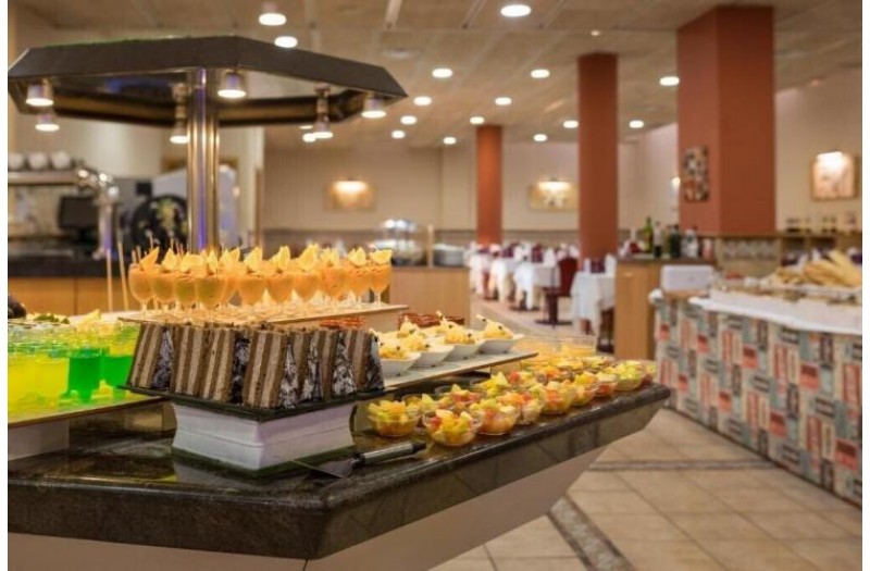Готель H.Top Royal Sun Suites, 4★