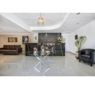 Готель Happy Days Studios & Apts, 4★