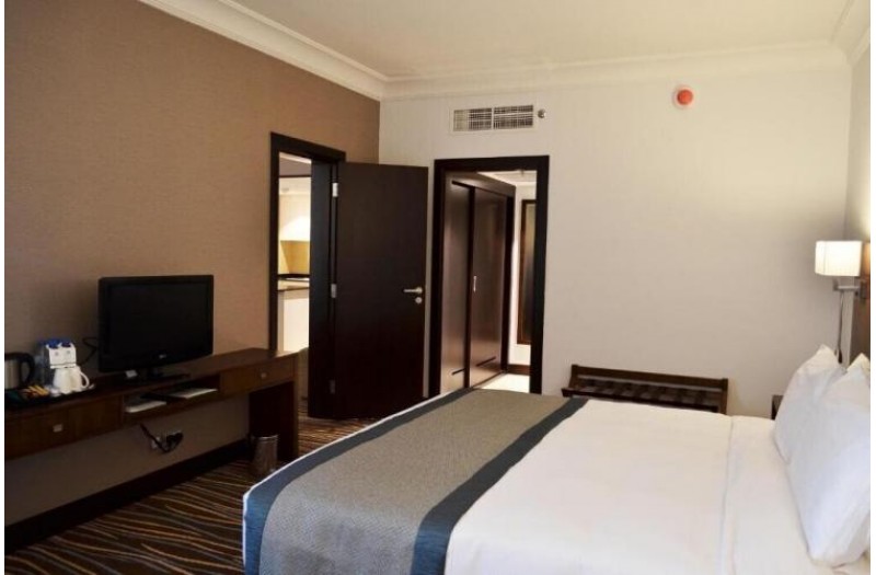 Готель Holiday Inn Abu Dhabi Downtown, 4★ Готель Holiday Inn Abu Dhabi Downtown, 4★