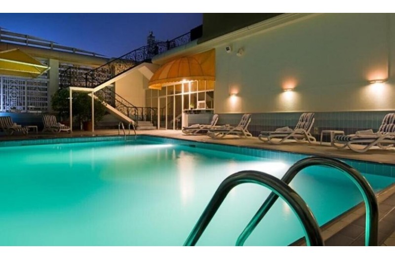 Готель Holiday Inn Abu Dhabi Downtown, 4★ Готель Holiday Inn Abu Dhabi Downtown, 4★