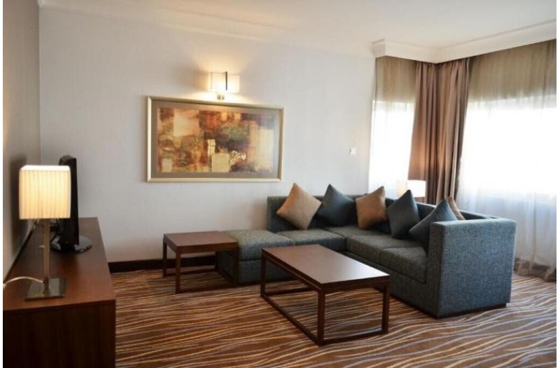 Готель Holiday Inn Abu Dhabi Downtown, 4★ Готель Holiday Inn Abu Dhabi Downtown, 4★