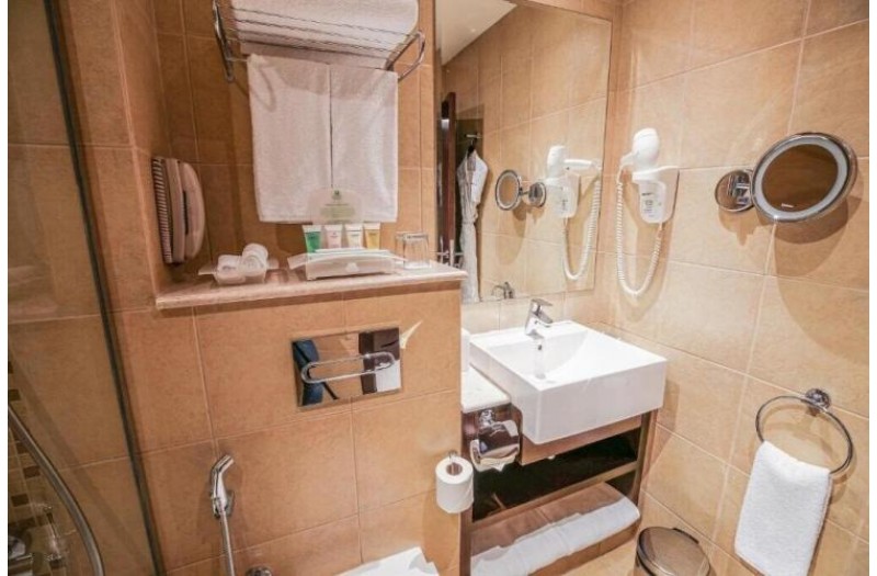 Готель Holiday Inn Abu Dhabi Downtown, 4★ Готель Holiday Inn Abu Dhabi Downtown, 4★