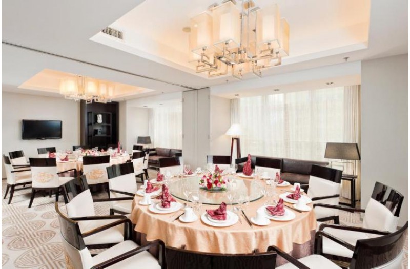 Готель Holiday Inn Beijing Focus Square, 4★ Готель Holiday Inn Beijing Focus Square, 4★