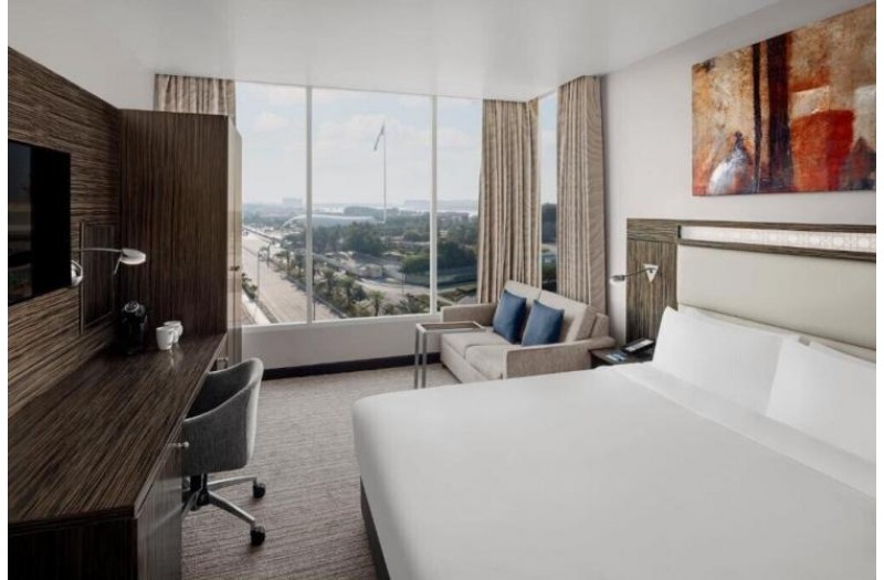 Готель Holiday Inn Express Dubai Jumeirah, 2★ Готель Holiday Inn Express Dubai Jumeirah, 2★