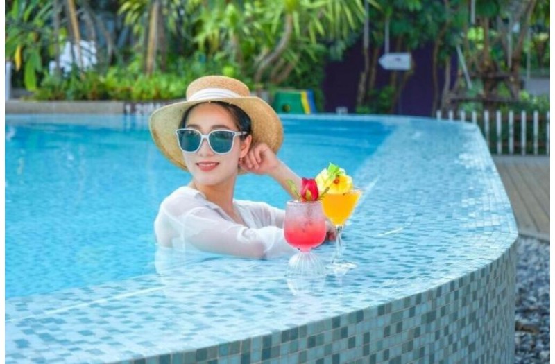 Готель Holiday Inn Express Patong Beach Central, 3★ Готель Holiday Inn Express Patong Beach Central, 3★