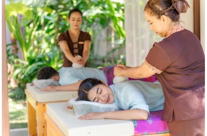 Готель Holiday Inn Express Patong Beach Central, 3★ Готель Holiday Inn Express Patong Beach Central, 3★