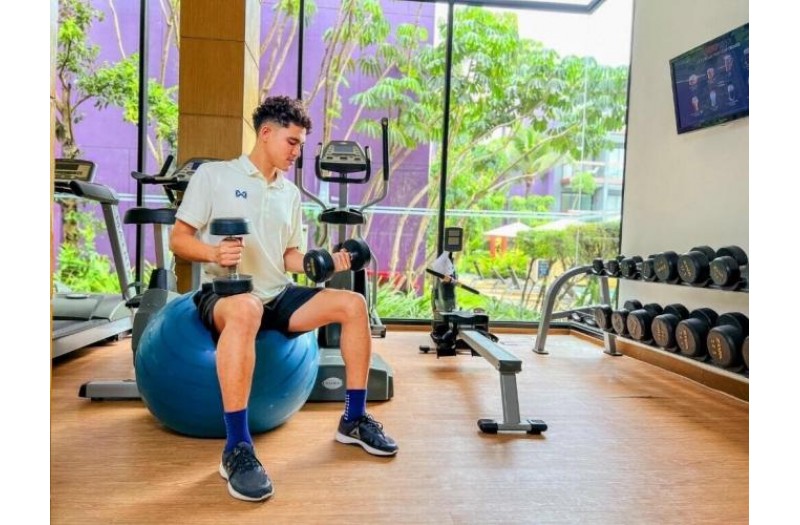 Готель Holiday Inn Express Patong Beach Central, 3★ Готель Holiday Inn Express Patong Beach Central, 3★