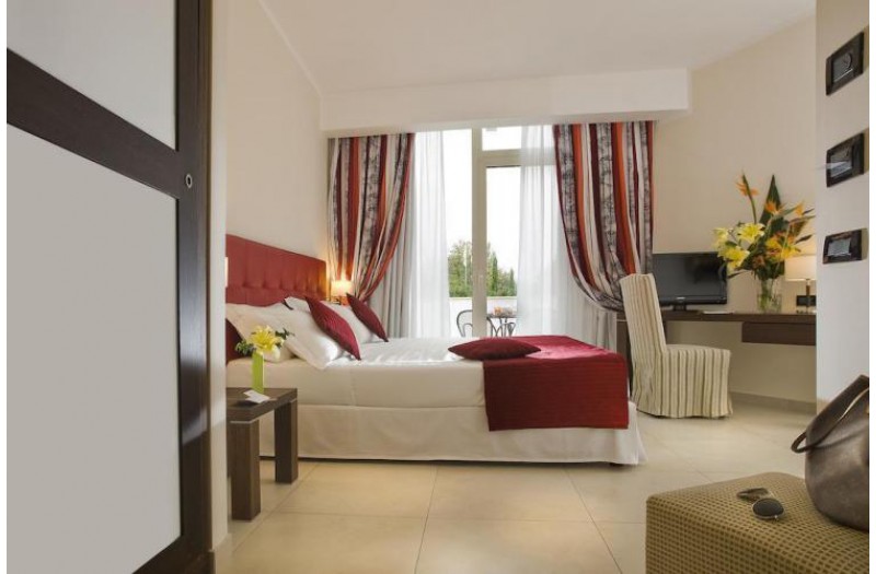 Готель Hotel Cardinal St. Peter, 4★ Готель Hotel Cardinal St. Peter, 4★