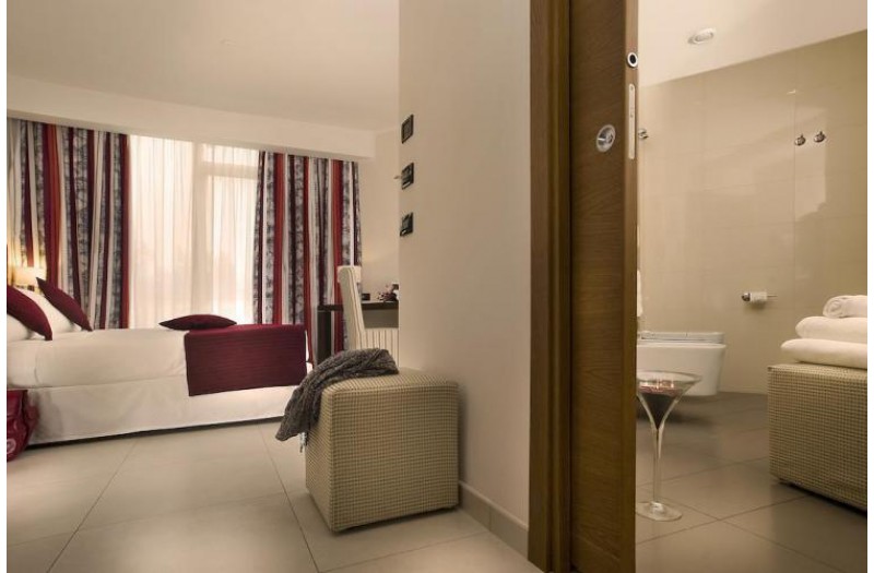 Готель Hotel Cardinal St. Peter, 4★ Готель Hotel Cardinal St. Peter, 4★