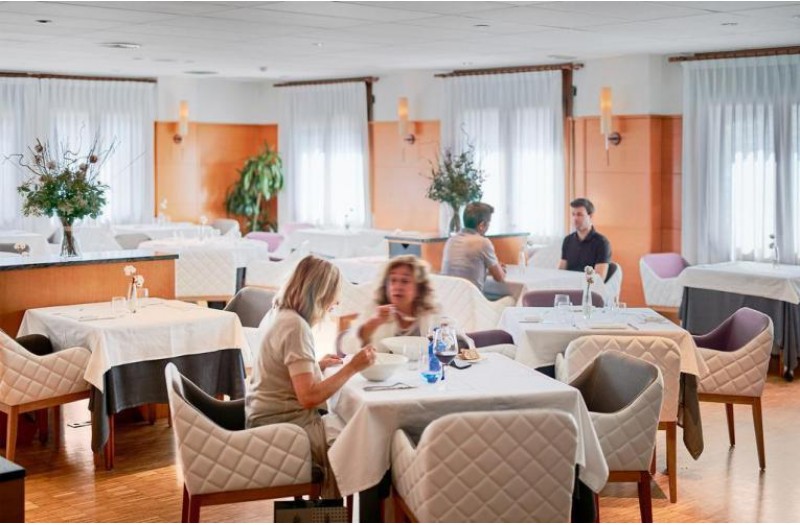 Готель Hotel De L'Isard, 3★ Готель Hotel De L'Isard, 3★