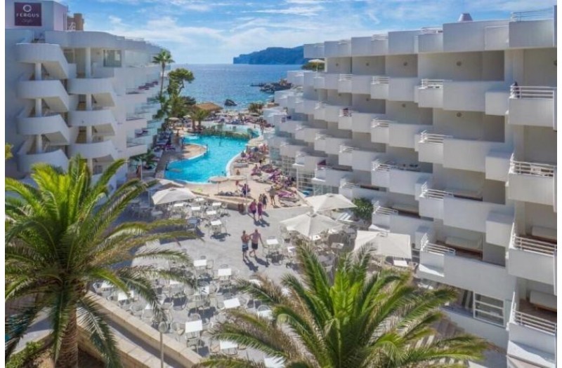 Готель Hotel Fergus Style Cala Blanca Suites, 4★