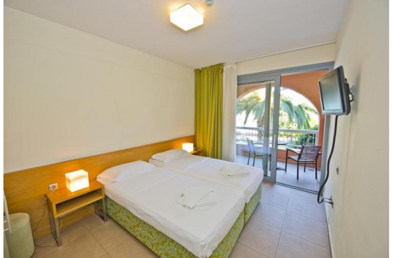 Готель Hotel Hanioti Village Spa, 2★
